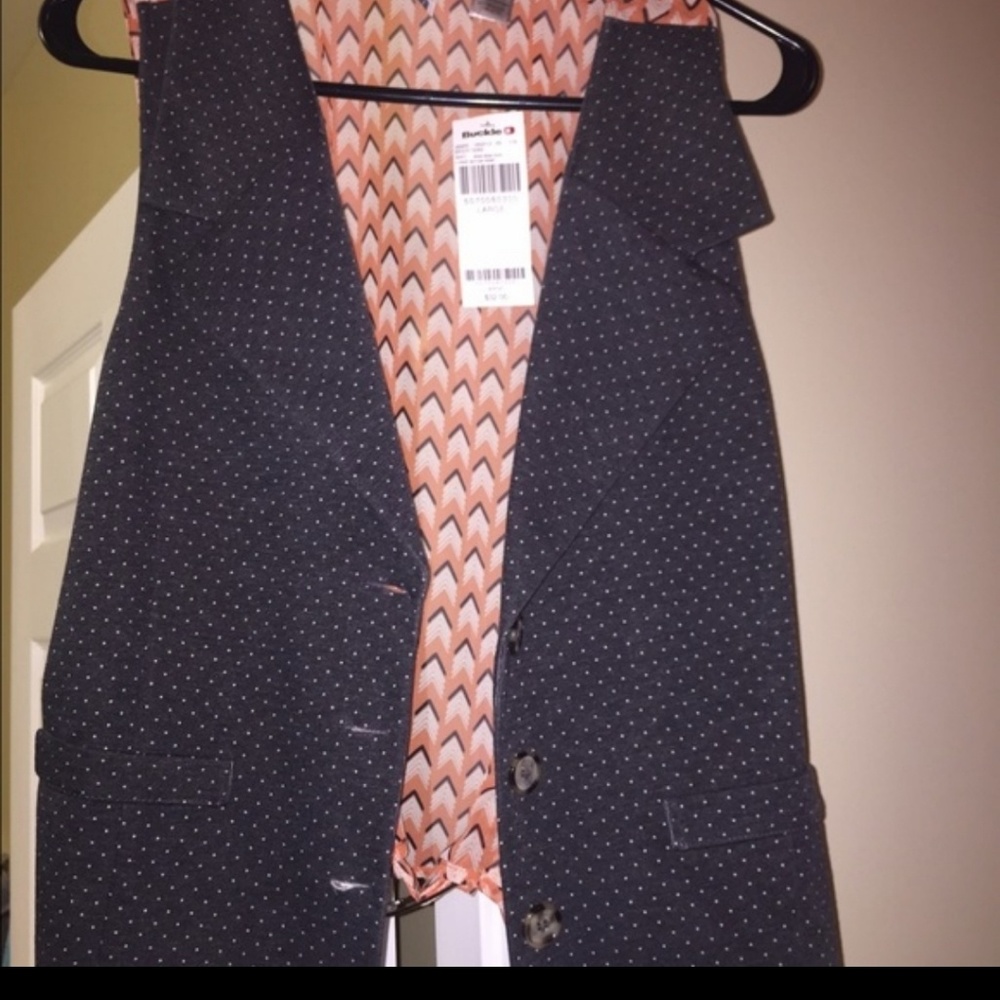 Buckle BKE vest